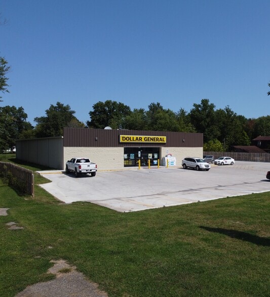 312 E Jackson St, Shelburn, IN for sale - Primary Photo - Image 1 of 4