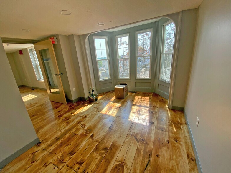 244 N Main St, Concord, NH à louer - Photo du bâtiment - Image 3 de 5