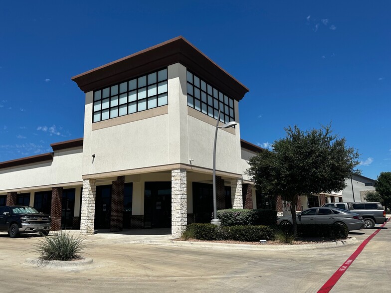 641 Mill St, San Marcos, TX for lease - Building Photo - Image 1 of 8