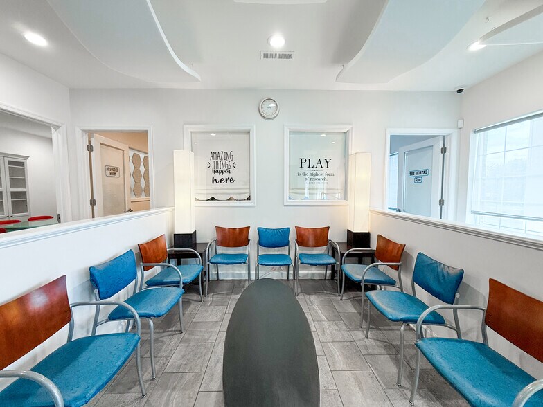 100 Red Oak Drive, Staunton, VA à vendre - Photo du bâtiment - Image 3 de 7