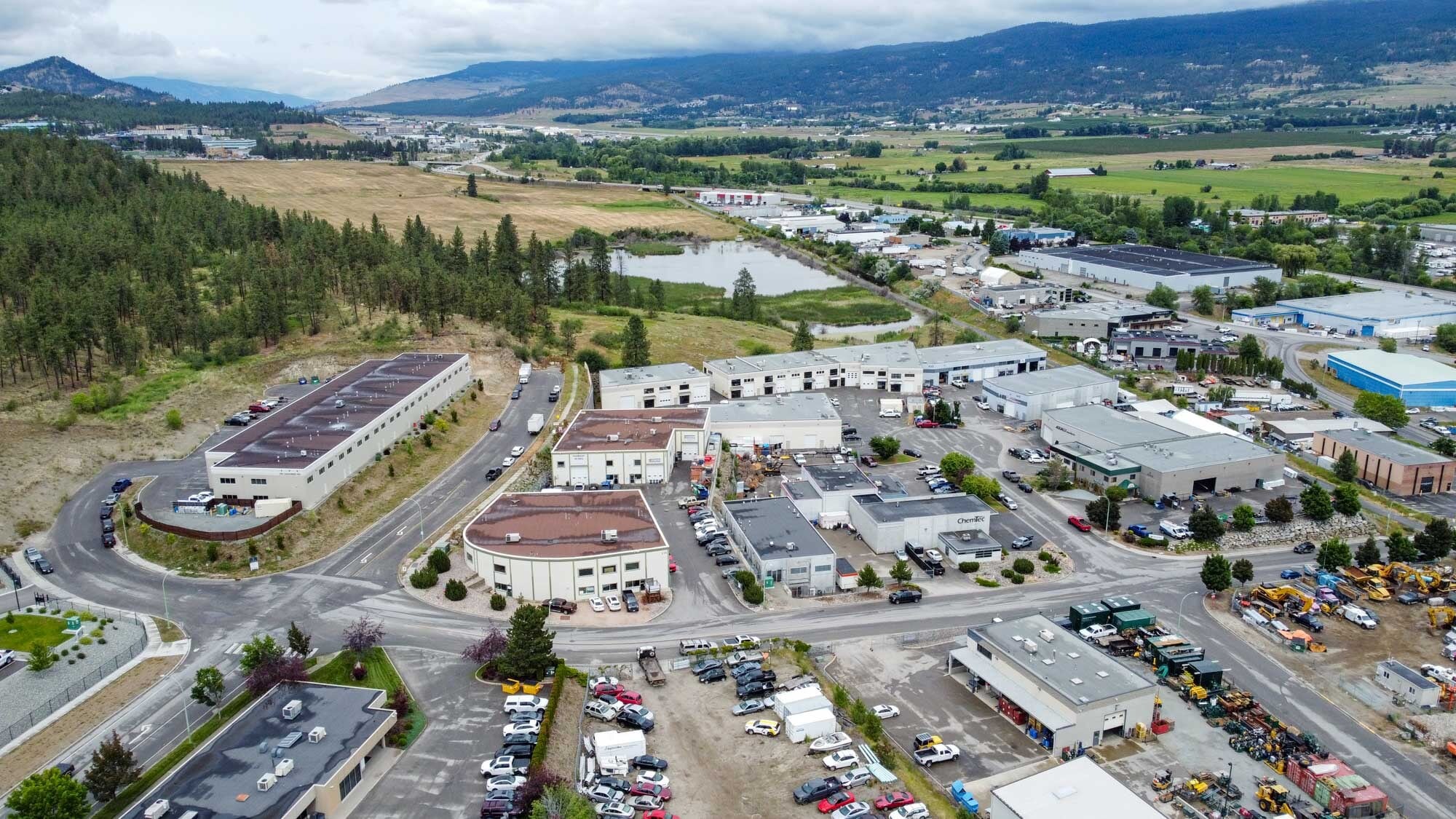 250 Lougheed Rd, Kelowna, BC for sale Primary Photo- Image 1 of 3