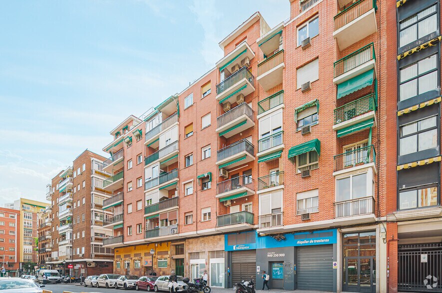 Calle de Sebastián Elcano, 7, Madrid, Madrid à louer - Photo du bâtiment - Image 2 de 2