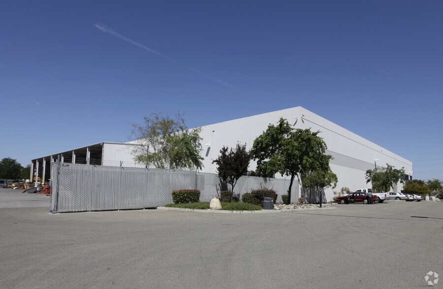 6951 Southfront Rd, Livermore, CA à louer - Photo du bâtiment - Image 3 de 6