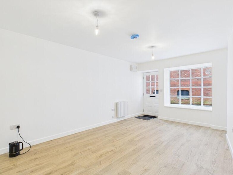 Mill St, Carmarthen à louer - Photo du bâtiment - Image 3 de 18