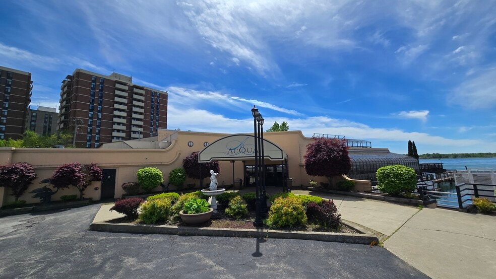 2192 Niagara St, Buffalo, NY for sale - Building Photo - Image 2 of 11