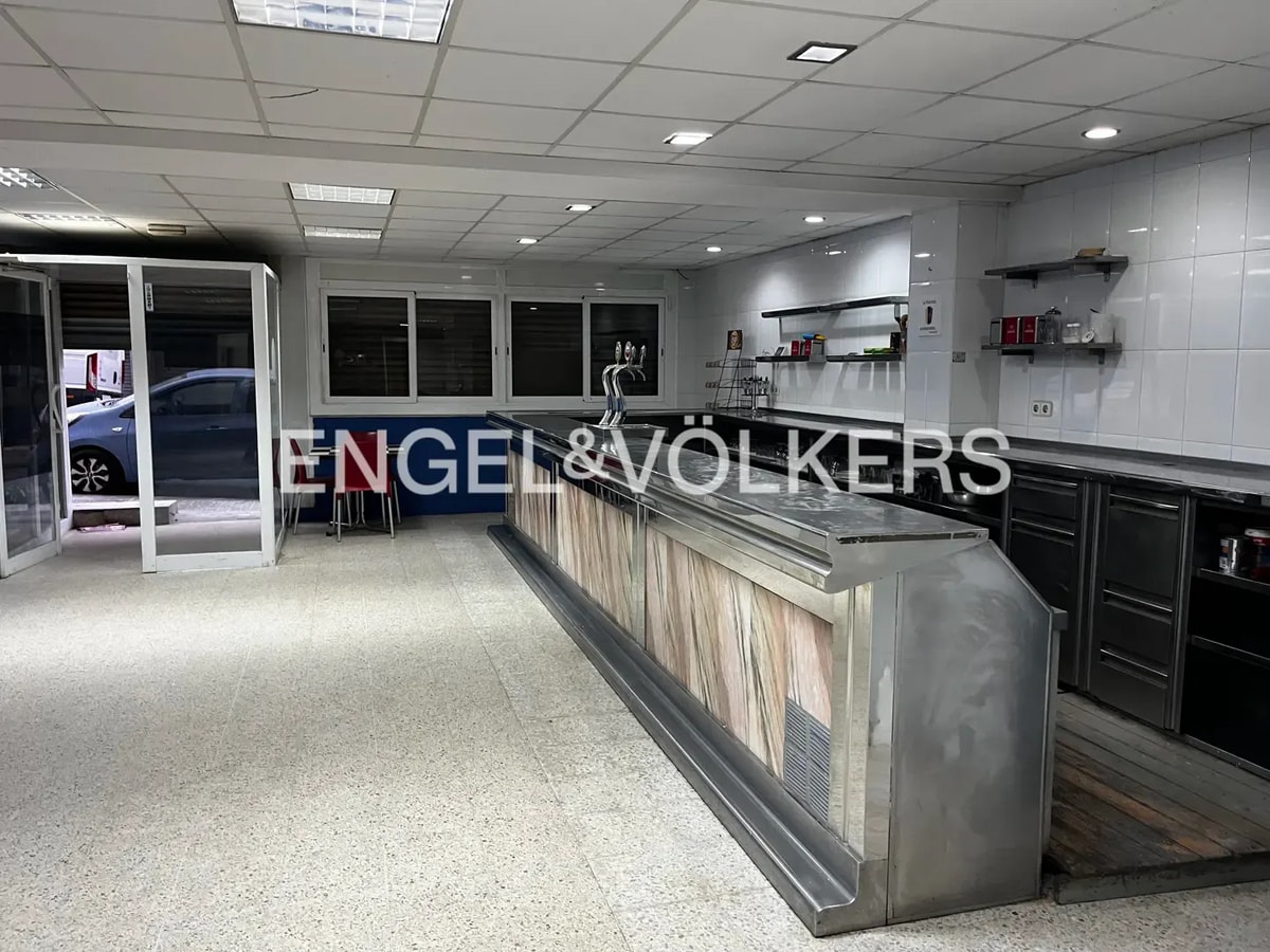 Badalona, BAR 08917 - - - Photo intérieure - Image 1 of 17