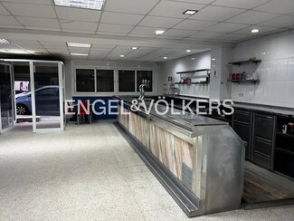 Plus de détails pour Multi-résidentiel à vendre