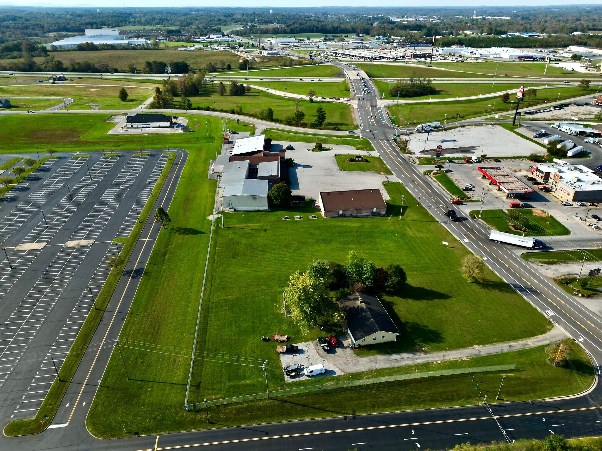 2568 Genesis Rd, Crossville, TN for sale Primary Photo- Image 1 of 6