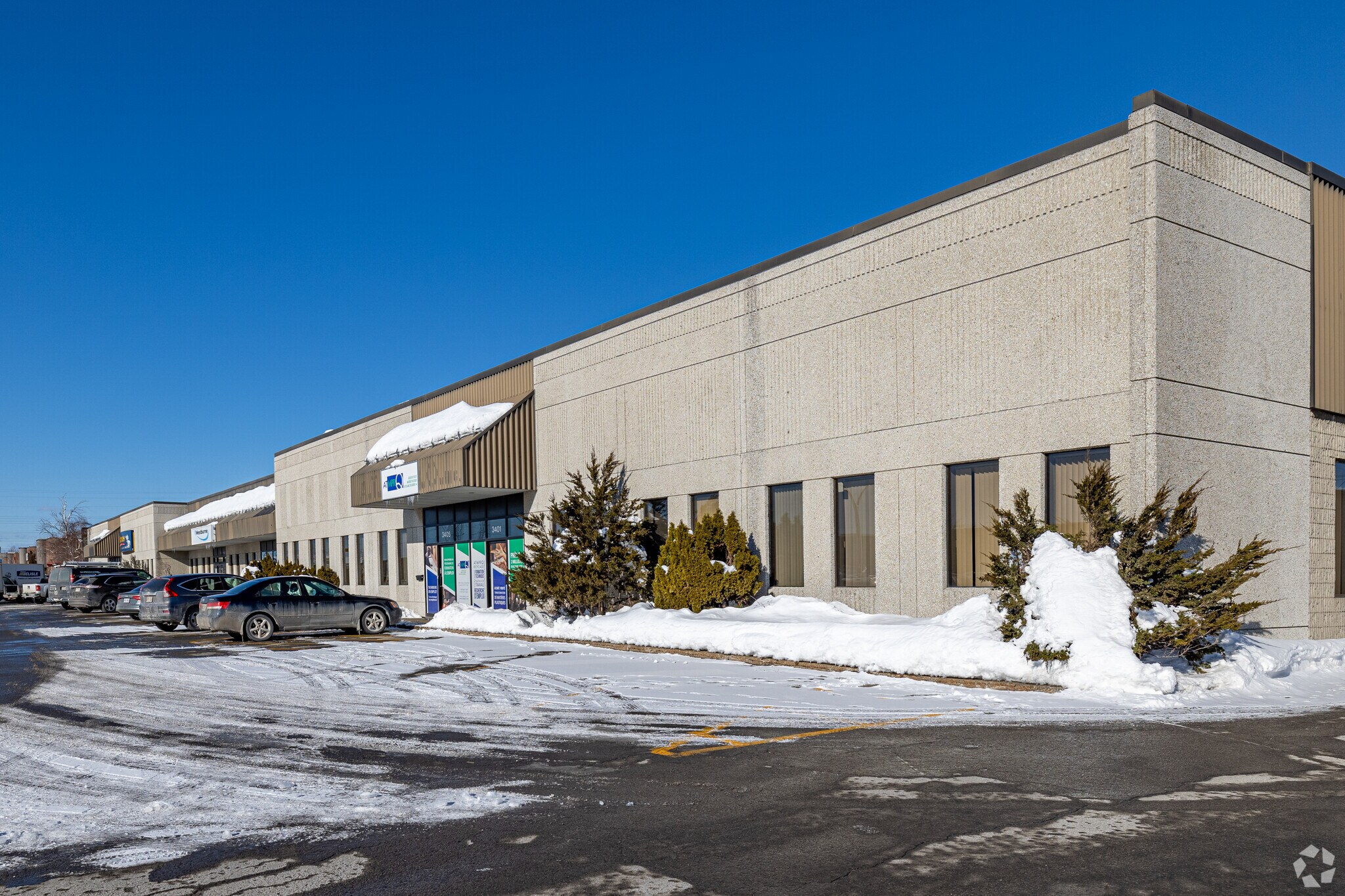3401-3421 Boul Industriel, Laval, QC for lease Building Photo- Image 1 of 5