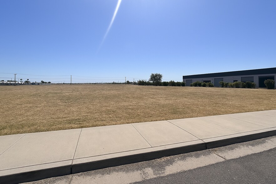 301 Kiernan Ave, Modesto, CA à vendre - Photo du bâtiment - Image 2 de 13