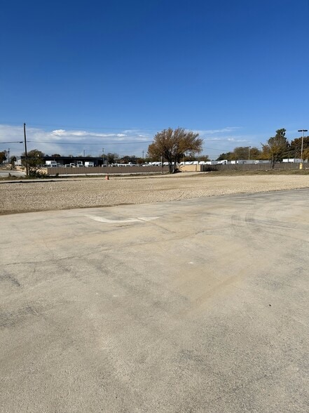 2535 NE 28th St, Fort Worth, TX à vendre - Photo du bâtiment - Image 3 de 3