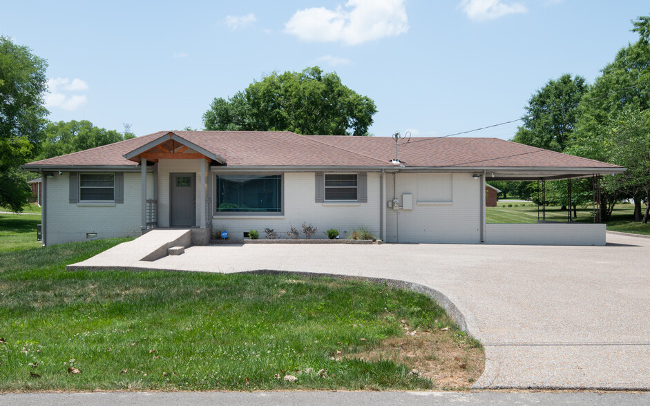 811 Meadowlark Ln, Goodlettsville, TN for sale - Building Photo - Image 1 of 1