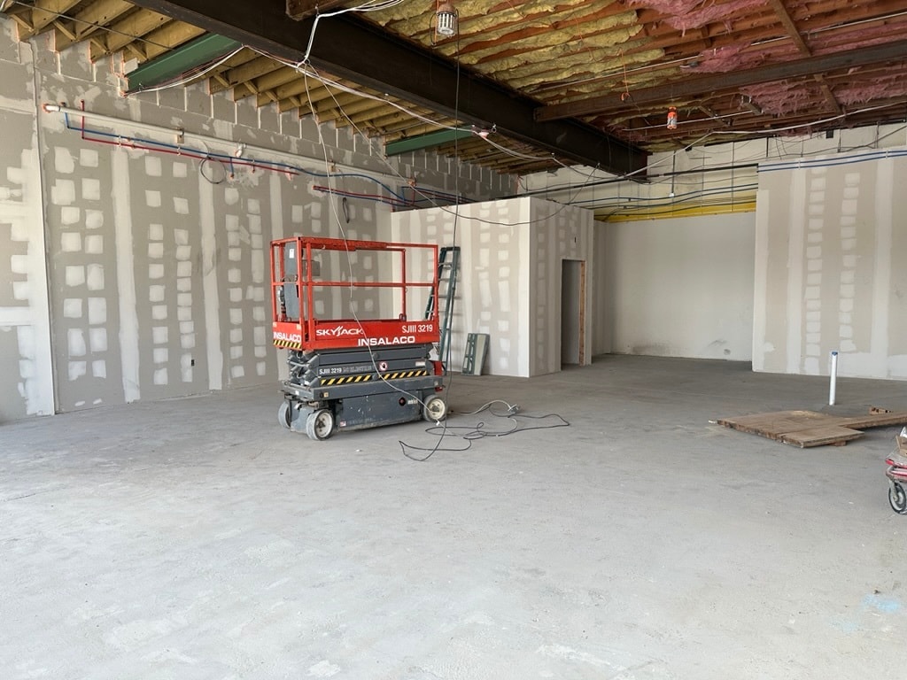 405 S Main St, Old Forge, PA for lease Interior Photo- Image 1 of 4