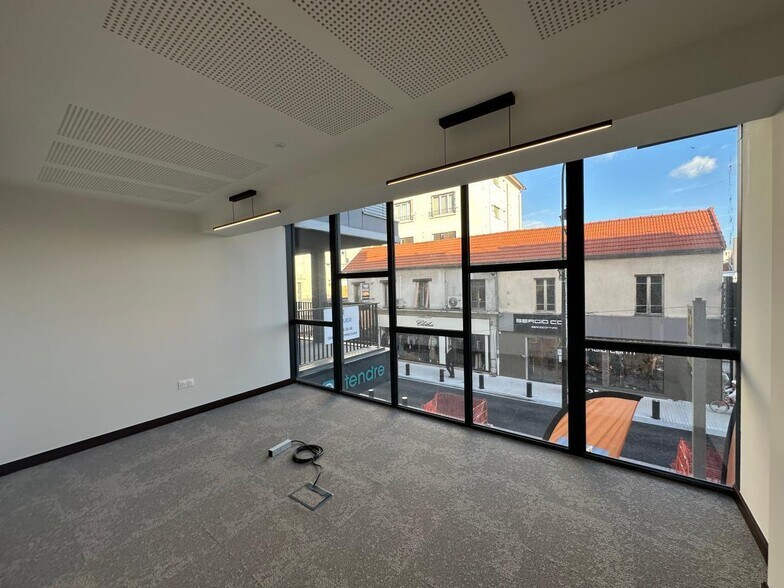 Office in Saint-Maur-des-Fossés for lease - Interior Photo - Image 3 of 17