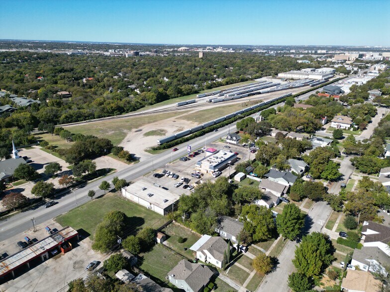 2525 8th Ave, Fort Worth, TX à vendre - Photo du bâtiment - Image 3 de 4