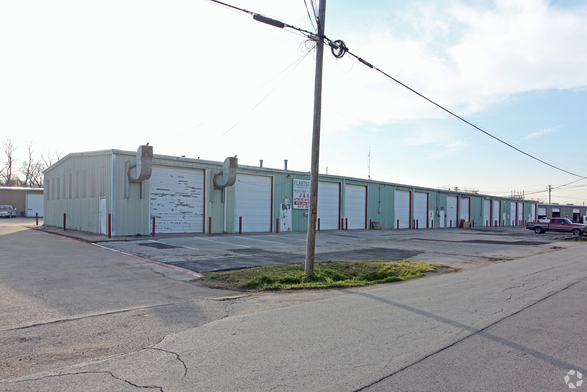 600-622 N Main St, Irving, TX for lease Building Photo- Image 1 of 3