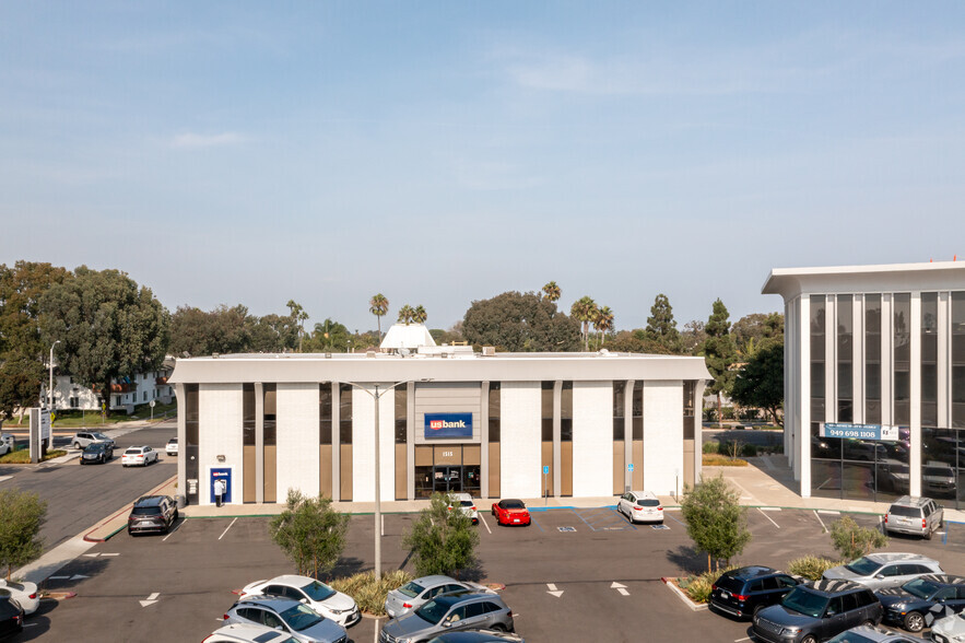 1515 Westcliff Dr, Newport Beach, CA for lease - Building Photo - Image 3 of 5