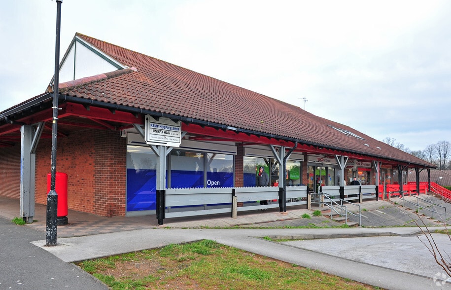 Warbler Pl, Kidderminster for lease - Primary Photo - Image 1 of 3