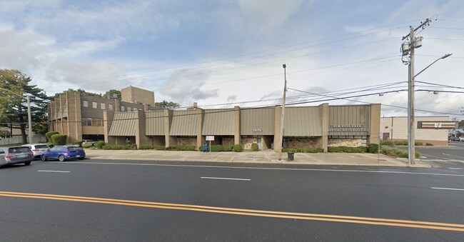 More details for 1575 Hillside Ave, New Hyde Park, NY - Office for Sale