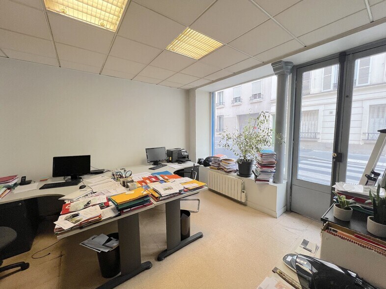 Retail in Paris for sale - Building Photo - Image 1 of 10