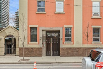 535 10th Ave SW, Calgary, AB à louer Photo du bâtiment- Image 2 de 25