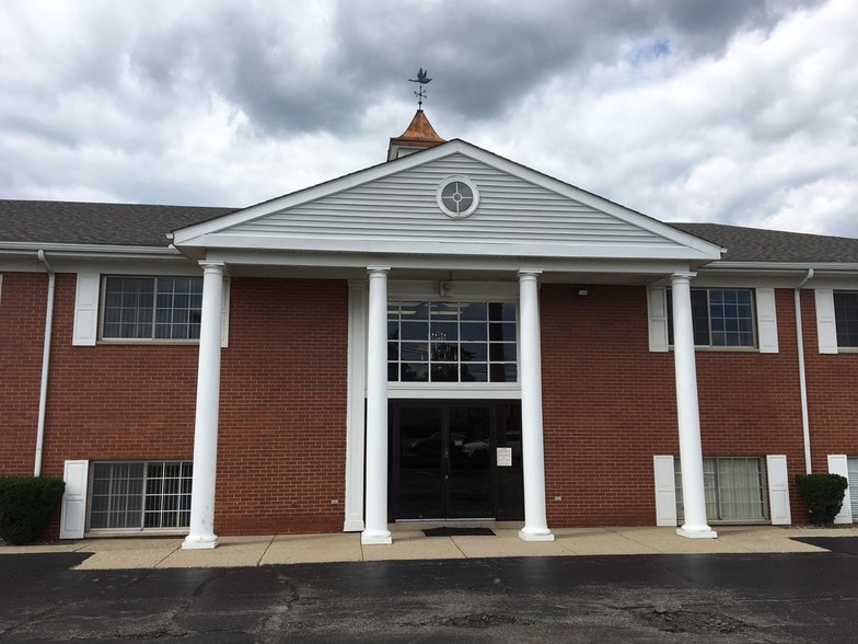2820 W Maple Rd, Troy, MI à vendre - Photo du bâtiment - Image 3 de 26