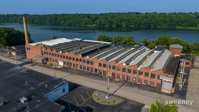 727 School St, Pawtucket, RI à louer Photo intérieure- Image 1 de 1