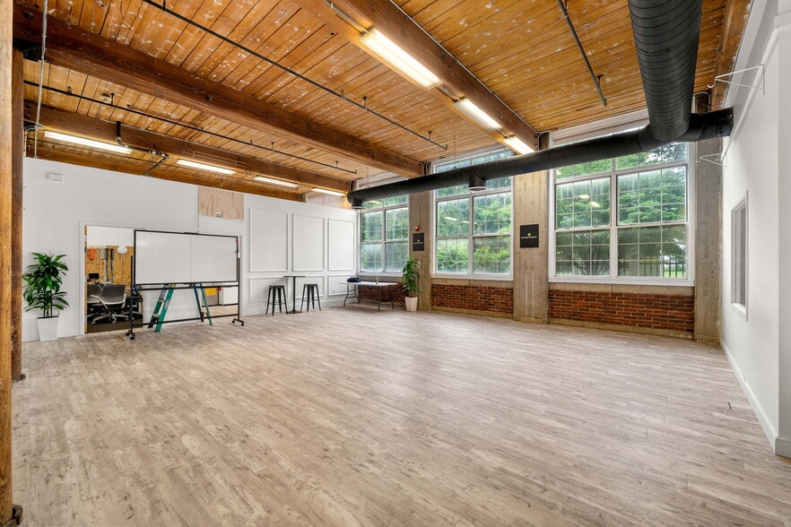 16 Haverhill St, Andover, MA for lease - Building Photo - Image 3 of 6