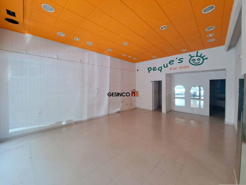 Retail in Xàtiva, Valencia for lease - Interior Photo - Image 3 of 7