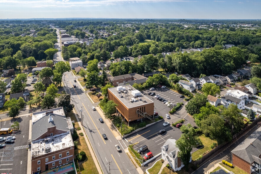 55 Morris Ave, Springfield, NJ à louer - Aérien - Image 3 de 11