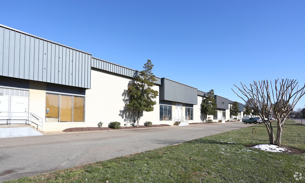 4300-4326 Eubank Rd, Richmond, VA for lease - Building Photo - Image 2 of 10