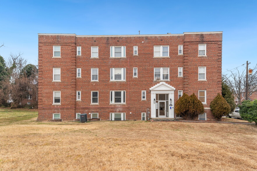 6024 8th St NW, Washington, DC for sale - Primary Photo - Image 1 of 3