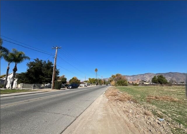 1231 S Santa Fe Ave, San Jacinto, CA à vendre - Photo du bâtiment - Image 2 de 6