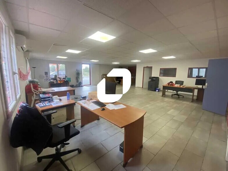 Flex dans Saint-Médard-en-Jalles à louer - Photo du bâtiment - Image 3 de 6