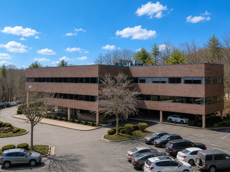 100 Dutch Hill Rd, Orangeburg, NY for lease - Building Photo - Image 2 of 69