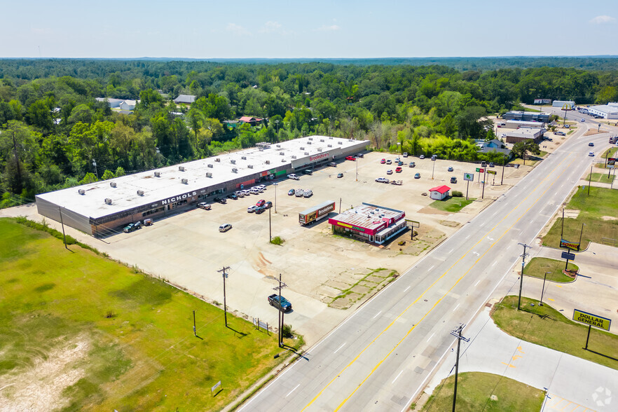 813 W Court St, Winnfield, LA for sale - Building Photo - Image 1 of 1