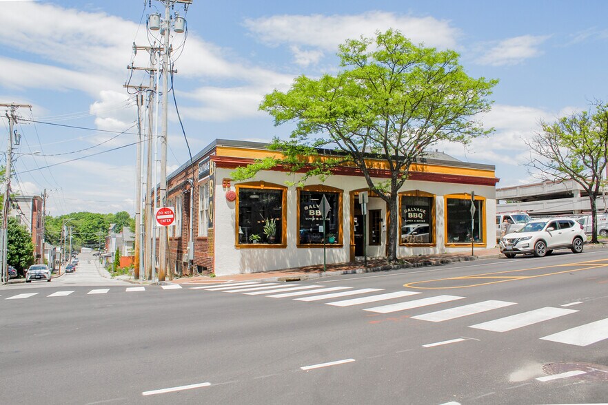 919 Congress St, Portland, ME à louer - Photo du bâtiment - Image 3 de 19