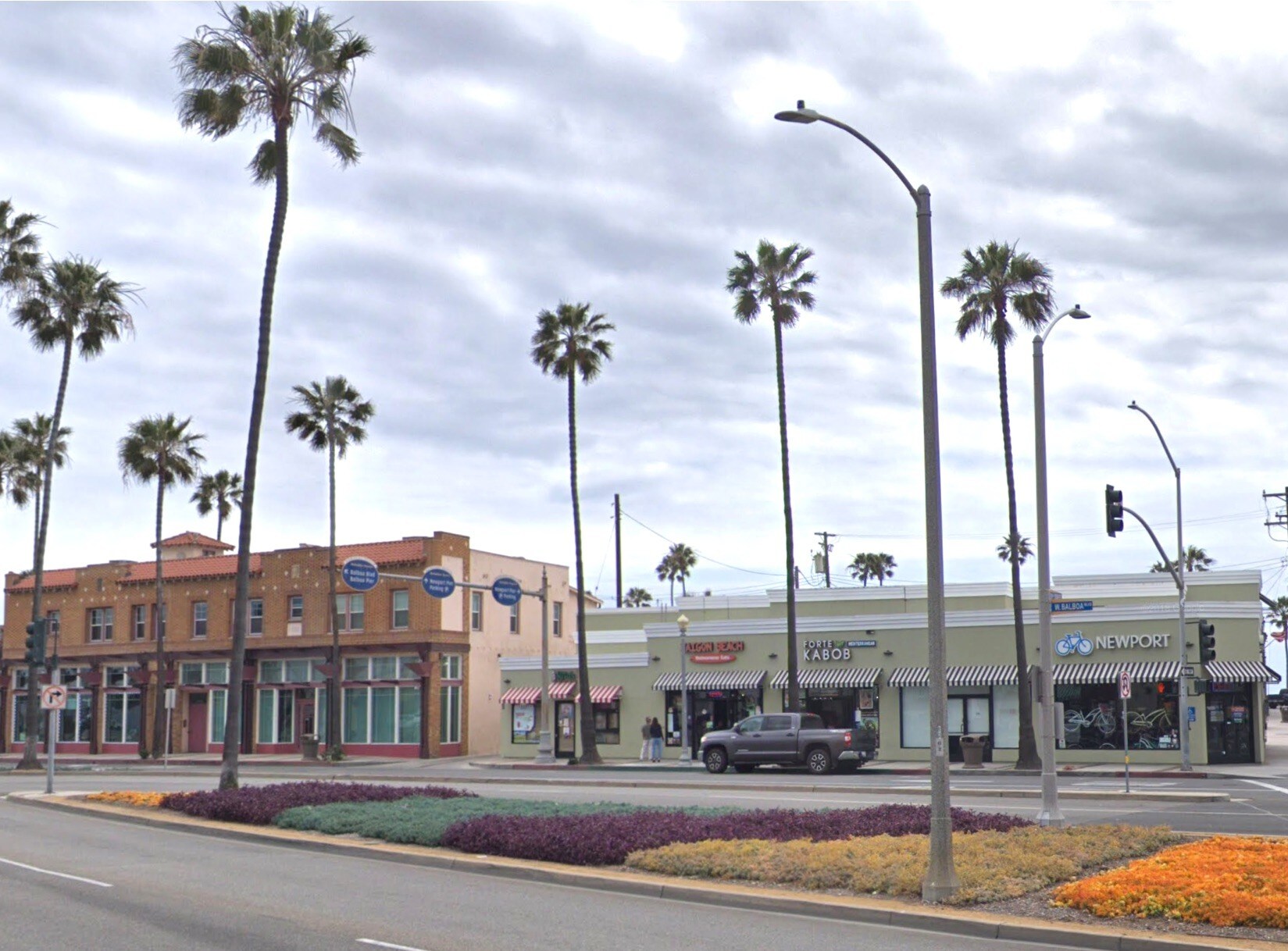 2209-2233 W Balboa Blvd, Newport Beach, CA à vendre Photo du bâtiment- Image 1 de 1