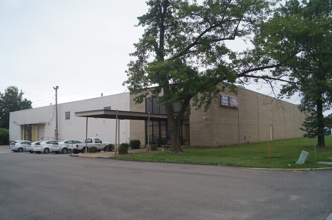 More details for 11652-11666 Fairgrove Industrial Blvd, Maryland Heights, MO - Industrial for Sale