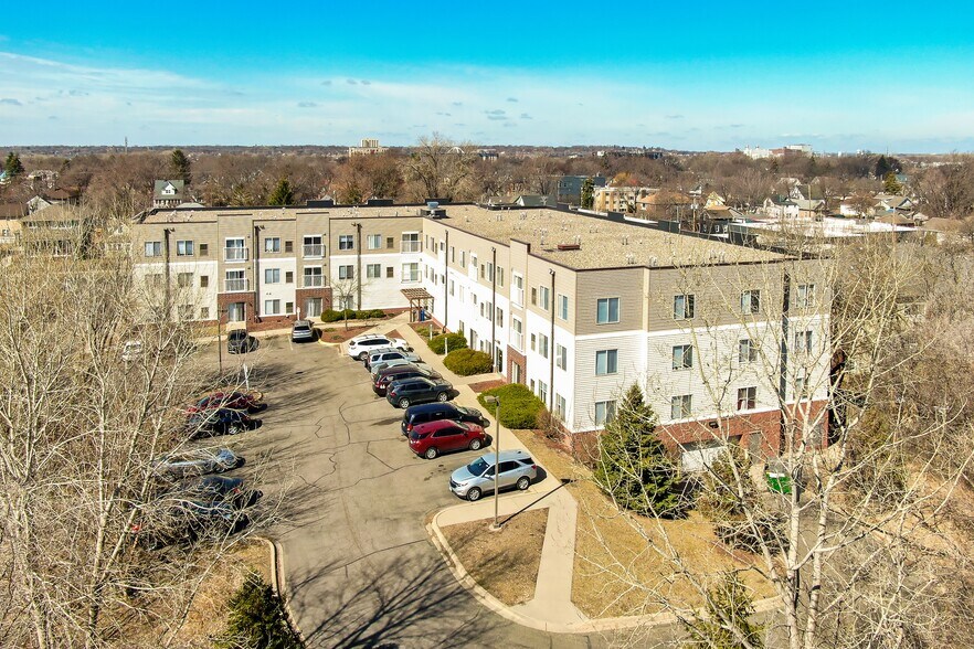 2101 Washington St NE, Minneapolis, MN à vendre - Photo du bâtiment - Image 3 de 12