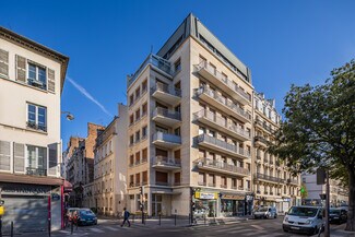 Plus de détails pour 38 Boulevard Des Batignolles, Paris - Commerce de détail à louer
