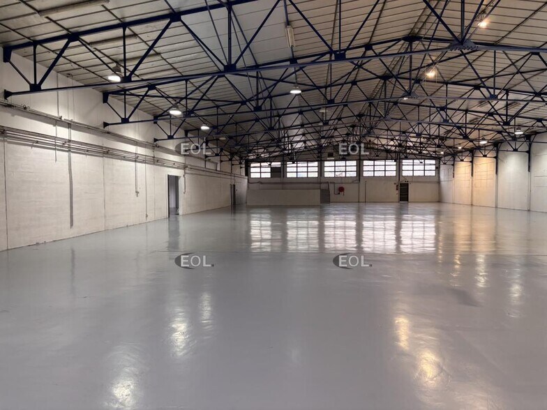 Industrial in Nanterre for lease - Interior Photo - Image 2 of 9