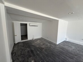 7801 Melrose Ave, Los Angeles, CA for lease Interior Photo- Image 2 of 3