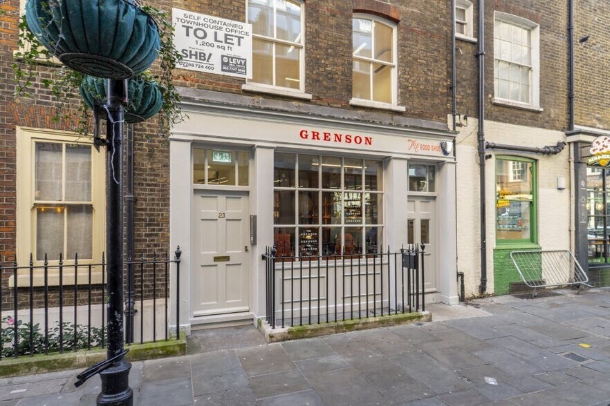 21-23A Meard St, Londres à louer - Photo du bâtiment - Image 2 de 24