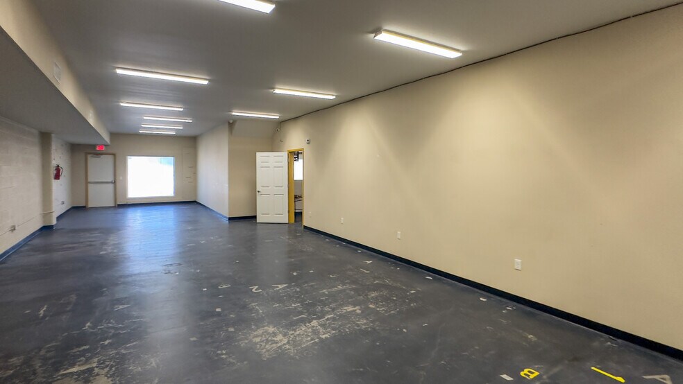 1228 Wyoming Ave, El Paso, TX à louer - Photo du bâtiment - Image 3 de 6