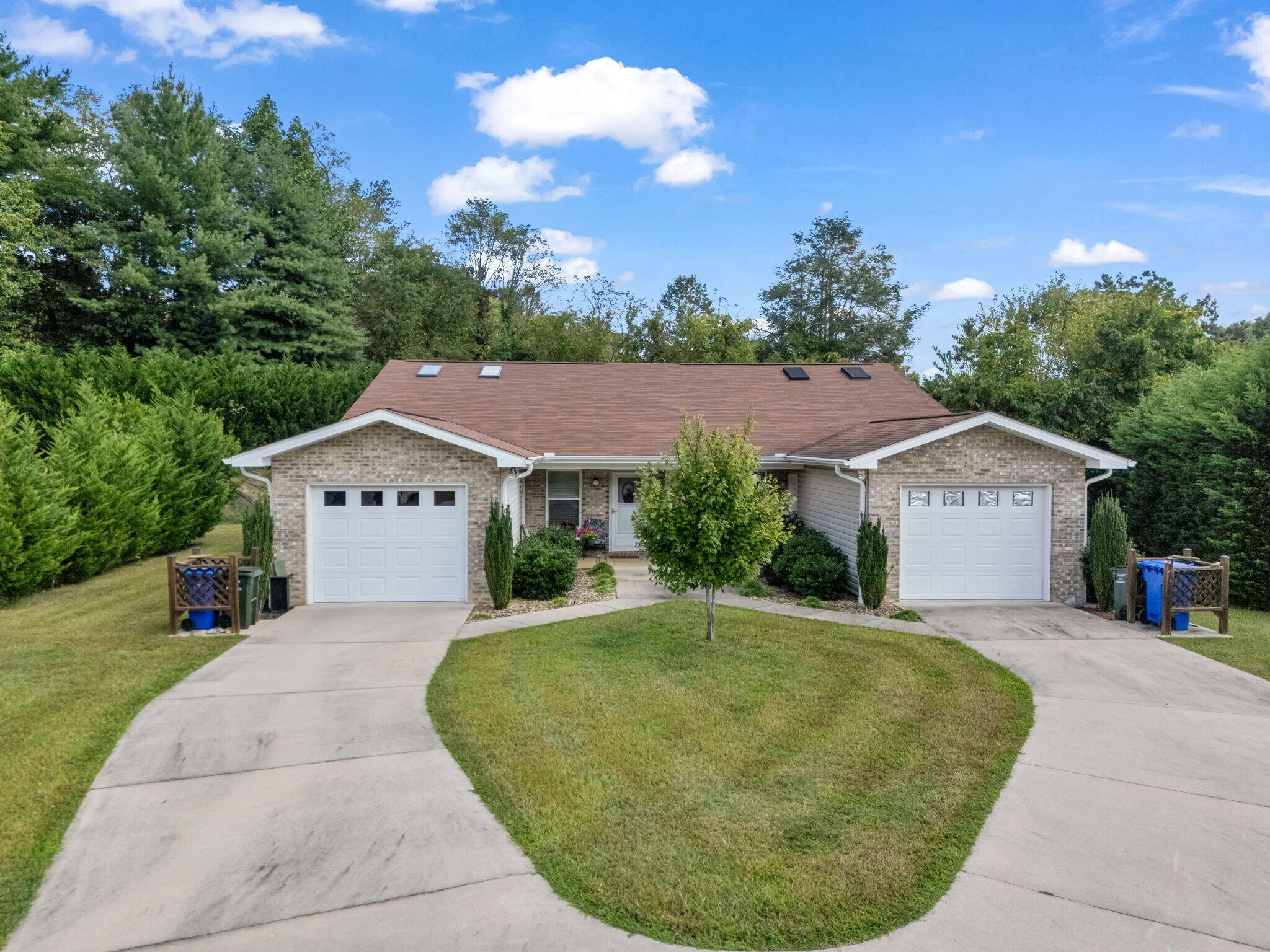 14-64 Cornerstone Way, Hendersonville, NC for sale Primary Photo- Image 1 of 11