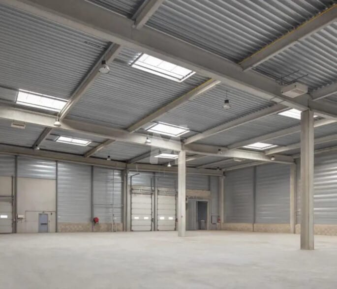 Industrial in Combs-la-Ville for lease - Interior Photo - Image 3 of 5