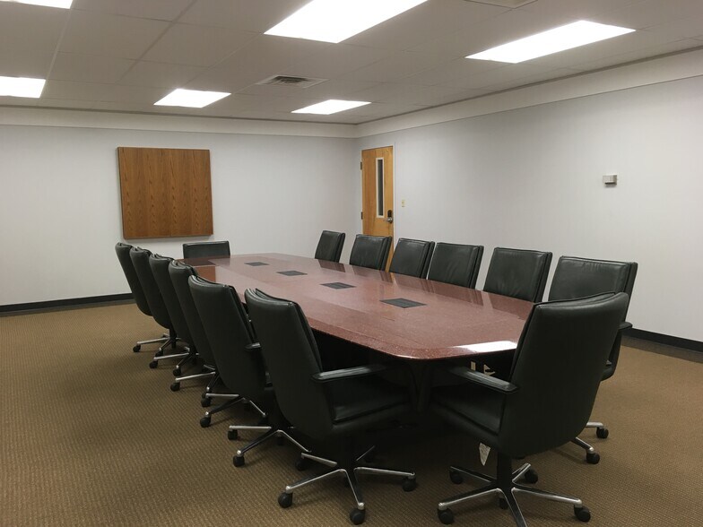 13 Roszel Rd, Princeton, NJ à louer - Photo intérieure - Image 2 de 9