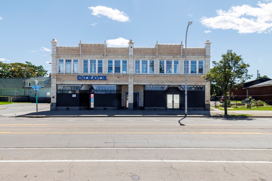 1131 Broadway St, Buffalo, NY à vendre - Photo du bâtiment - Image 2 de 48