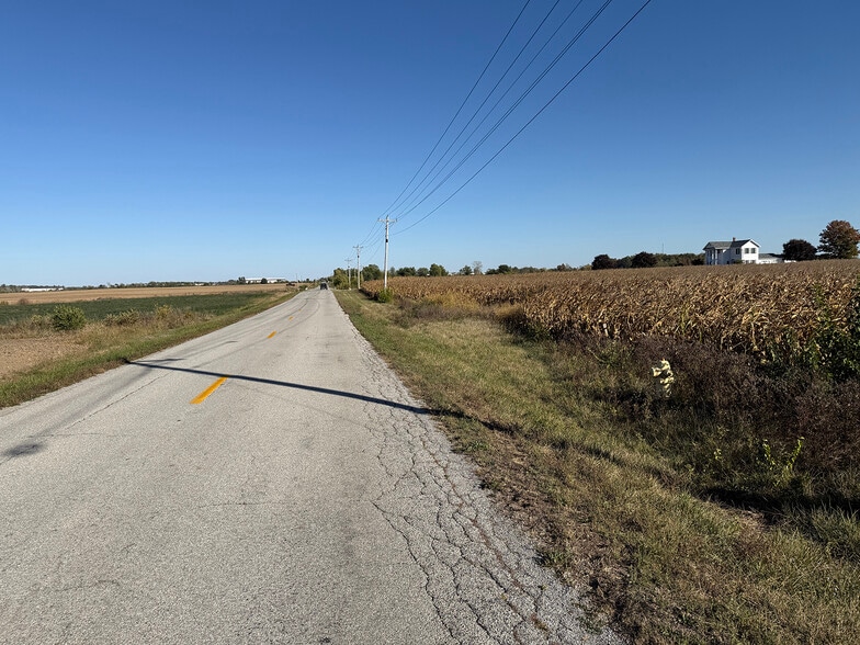 4305 PLEASANT CENTER Rd, Yoder, IN for sale - Primary Photo - Image 2 of 40
